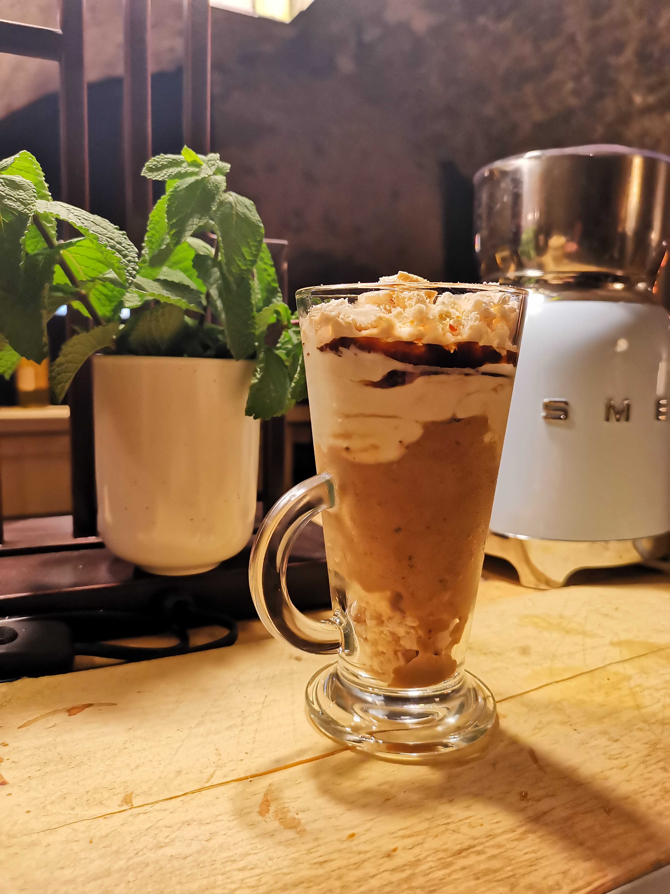 Café glacé dessert Bulle de Salers